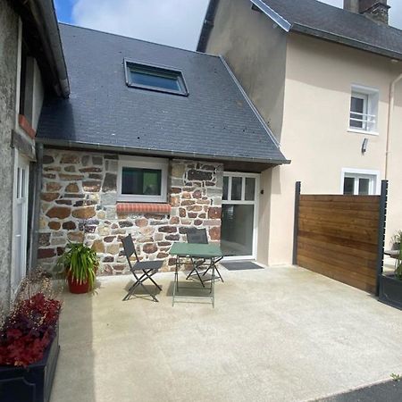 Gite Avec Chambre Mezzanine Pour 2 Pers Brehal Exterior photo